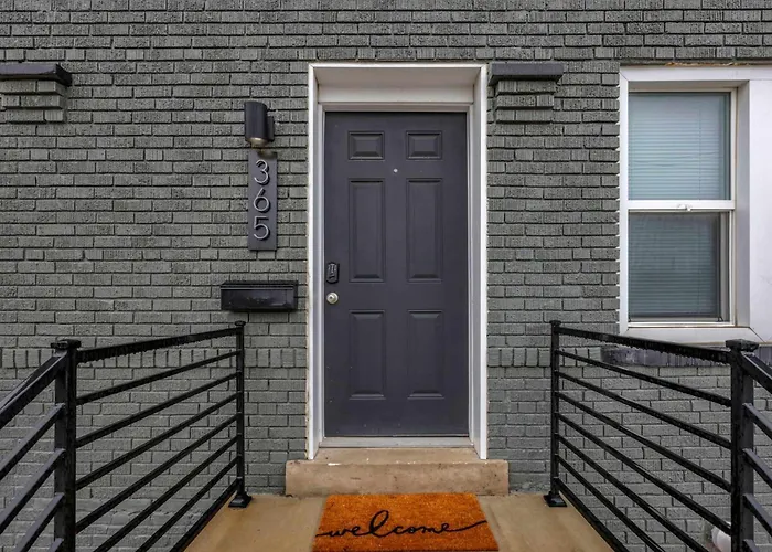 Modern Townhouse In Historic Building Walk To Downtown Apartment