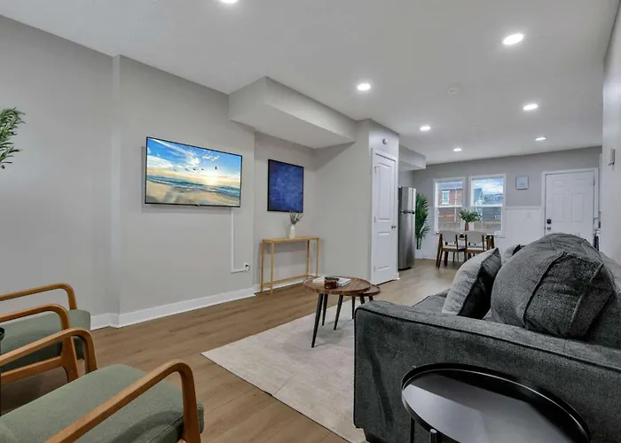 Modern Townhouse In Historic Building Walk To Downtown Apartment *