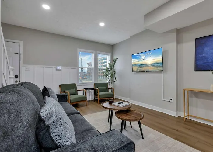 Modern Townhouse In Historic Building Walk To Downtown Columbus
