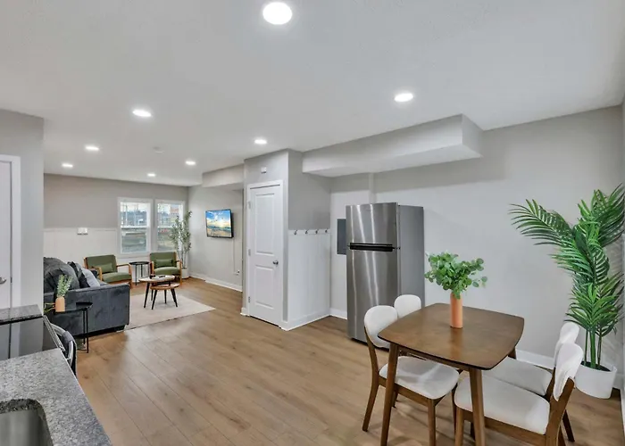 Modern Townhouse In Historic Building Walk To Downtown *