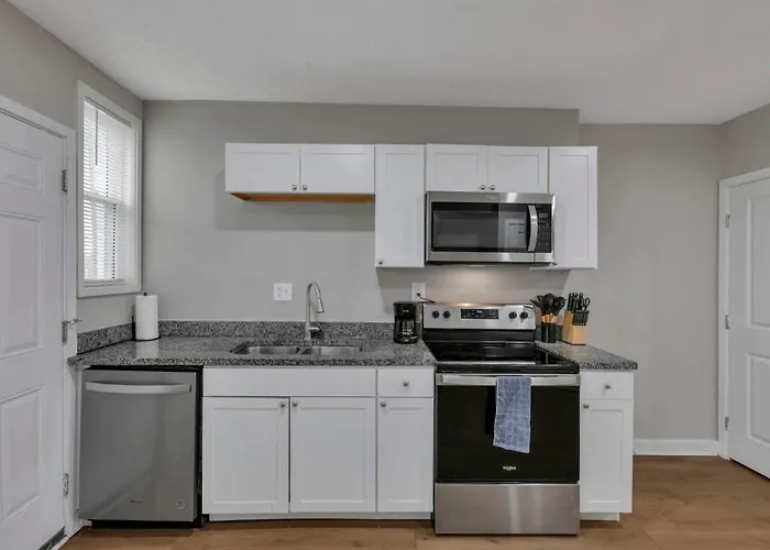 Modern Townhouse In Historic Building Walk To Downtown *