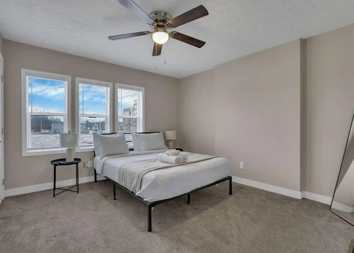 Apartment Modern Townhouse In Historic Building Walk To Downtown