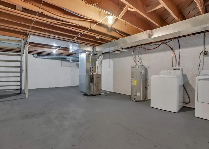 Modern Townhouse In Historic Building Walk To Downtown